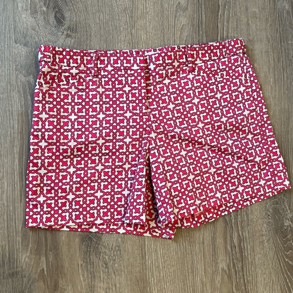 Laundry by Shelly Segal pink and white patterned shorts